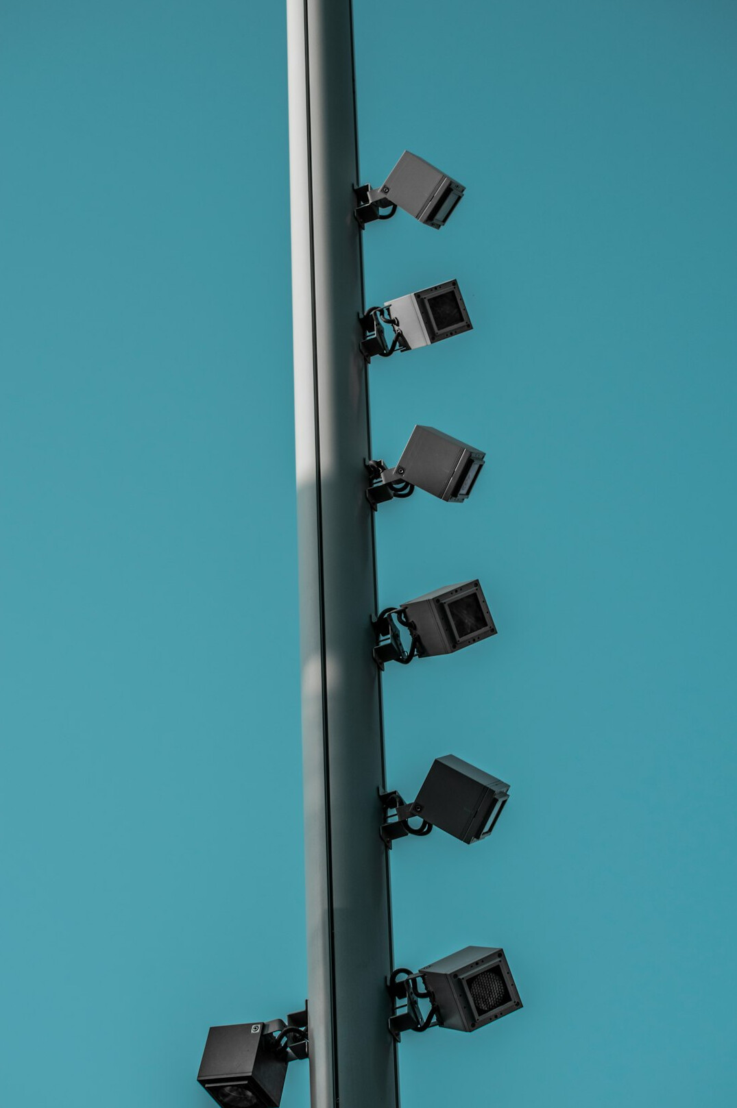 Multiview monitor wall showing several camera angles during a live broadcast
